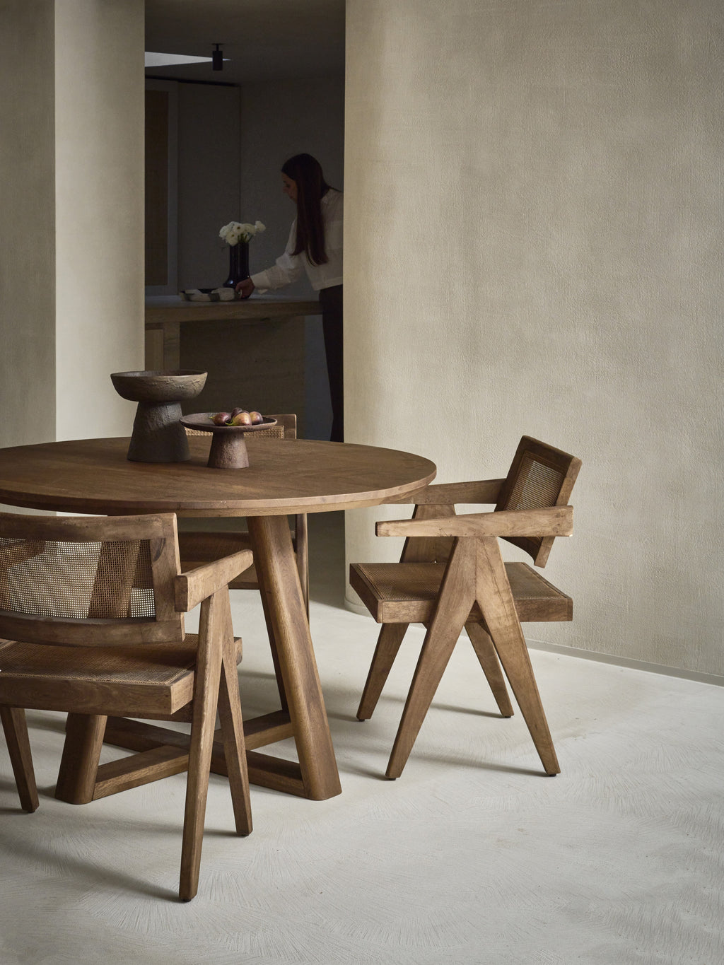 PLATO - uitschuifbare tafel - DIA 150 (L200) x W 150 x H 76 cm - walnoot
