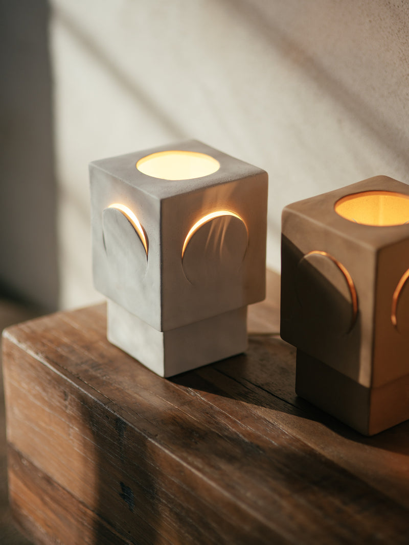 ECLIPSE - table lamp - stoneware - L 13 x W 13 x H 20,5 cm - white
