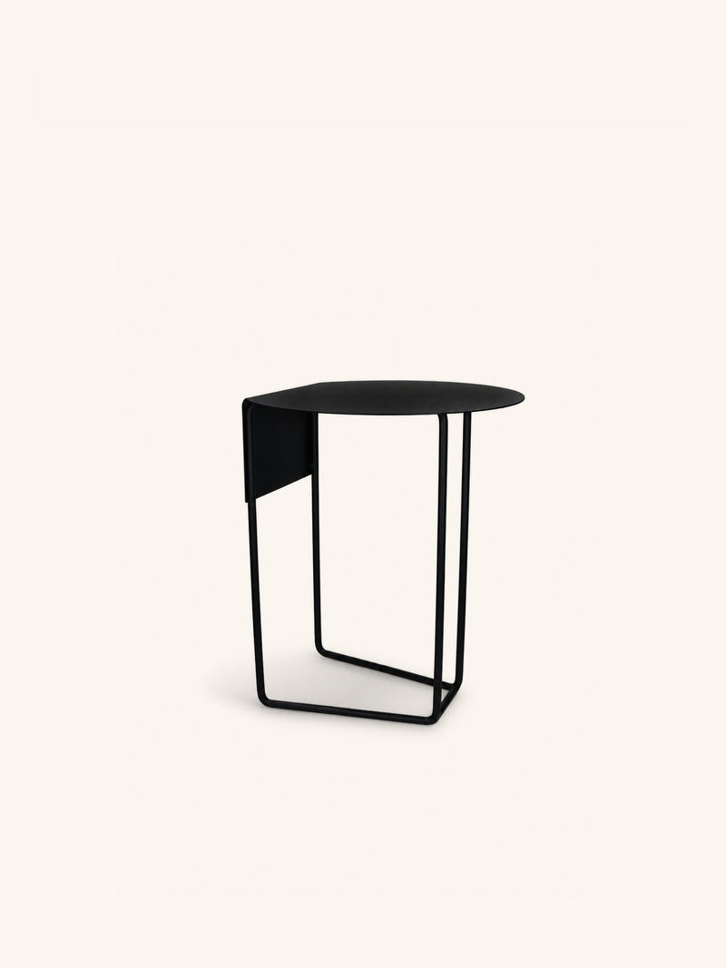 TILT - side table - metal - DIA 40 x H 48 cm - black