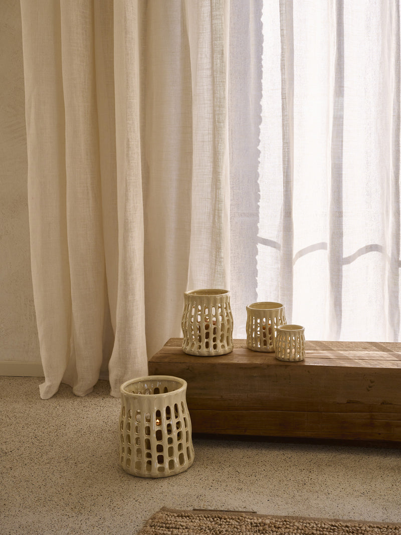NERIDA - candle holder - stoneware - DIA 15,8 x H 16 cm - beige