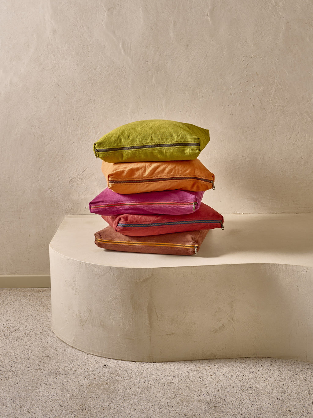 LIORA - cushion - cotton - L 45 x W 45 x H 5 cm - dark pink