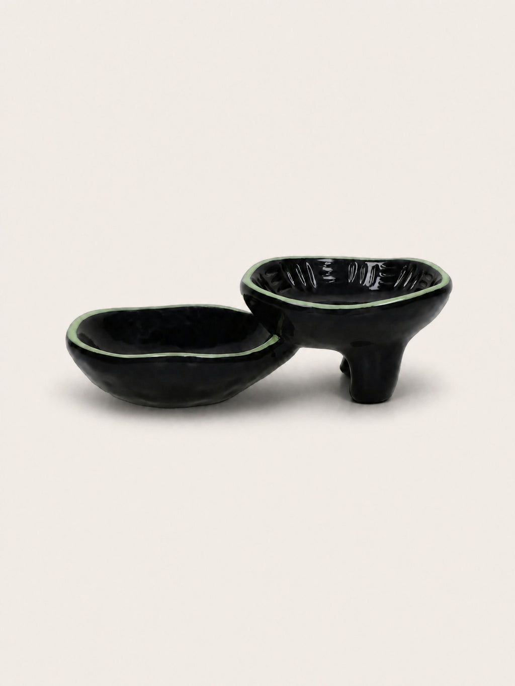 MEET THE KUTI'S - tapas schaal - steengoed -  L 19,5 x W 11 x H 6 cm - zwart