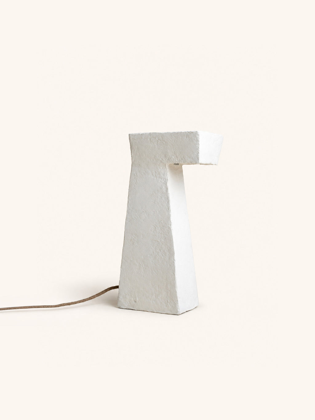 LITH - tafellamp - papier mâché - L 25 x W 20 x H 46 cm - gebroken wit