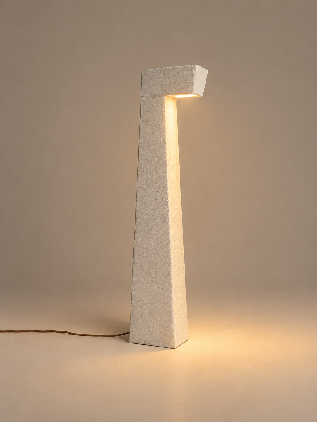 LITH - floor lamp - papier mâché - L 40 x W 27 x H 162 cm - off-white