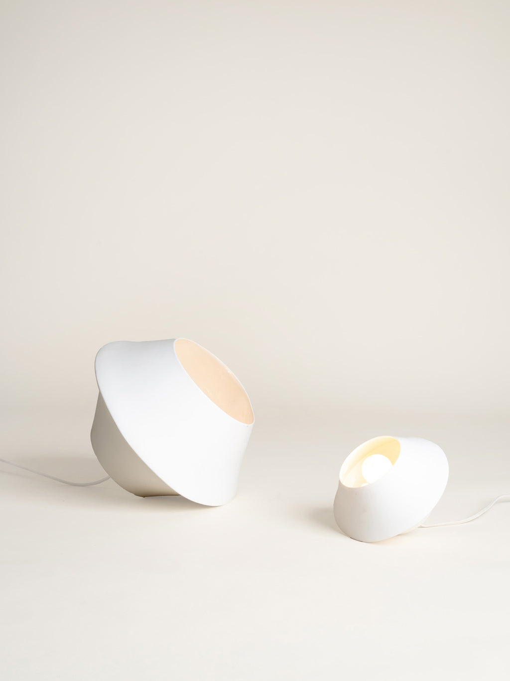 KOJIN - table lamp - stoneware - DIA 34 x H 22 cm - white