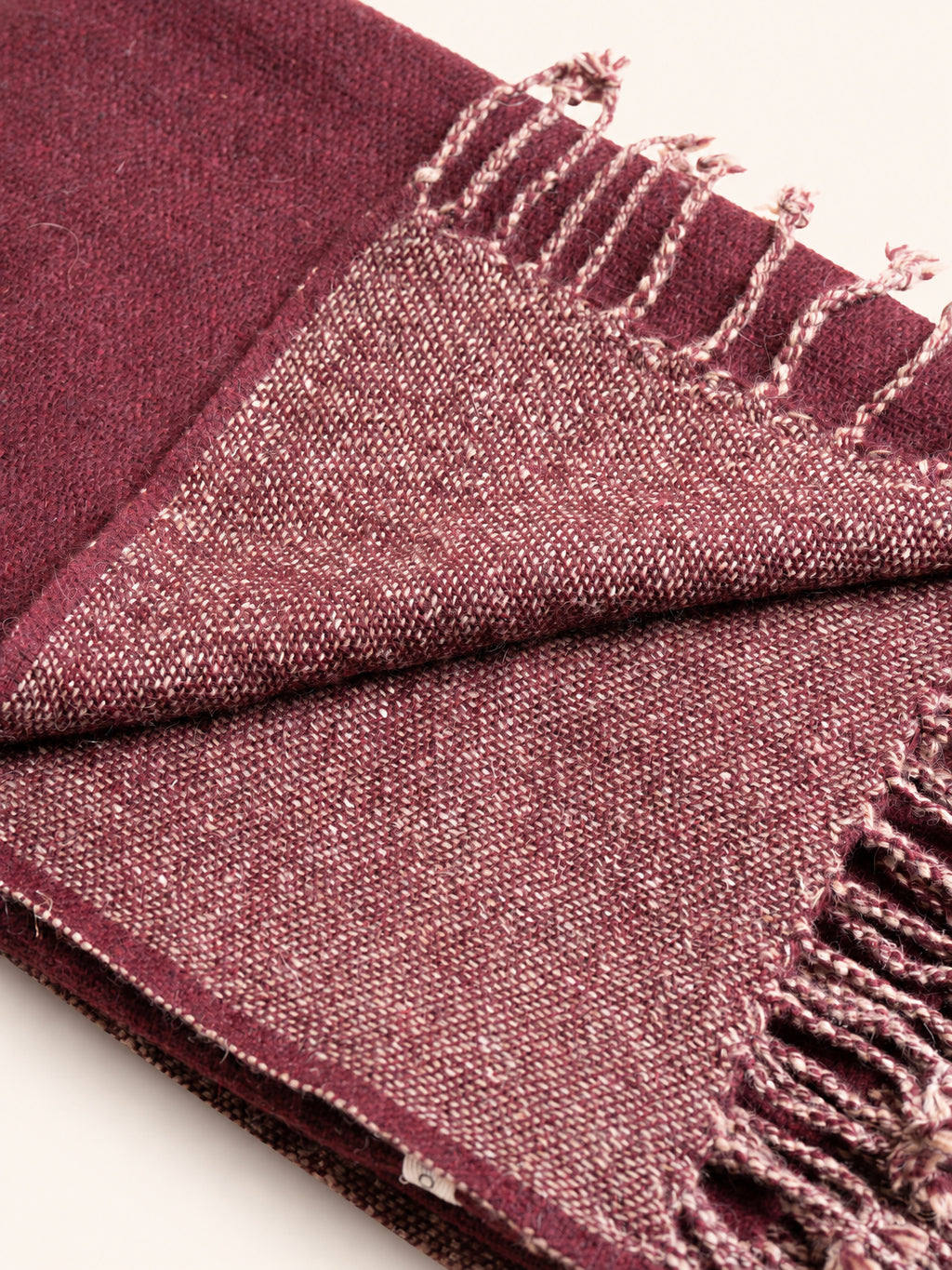 MAKALU - plaid - gerecycleerde wol - L 170 x W 130 cm - bordeaux