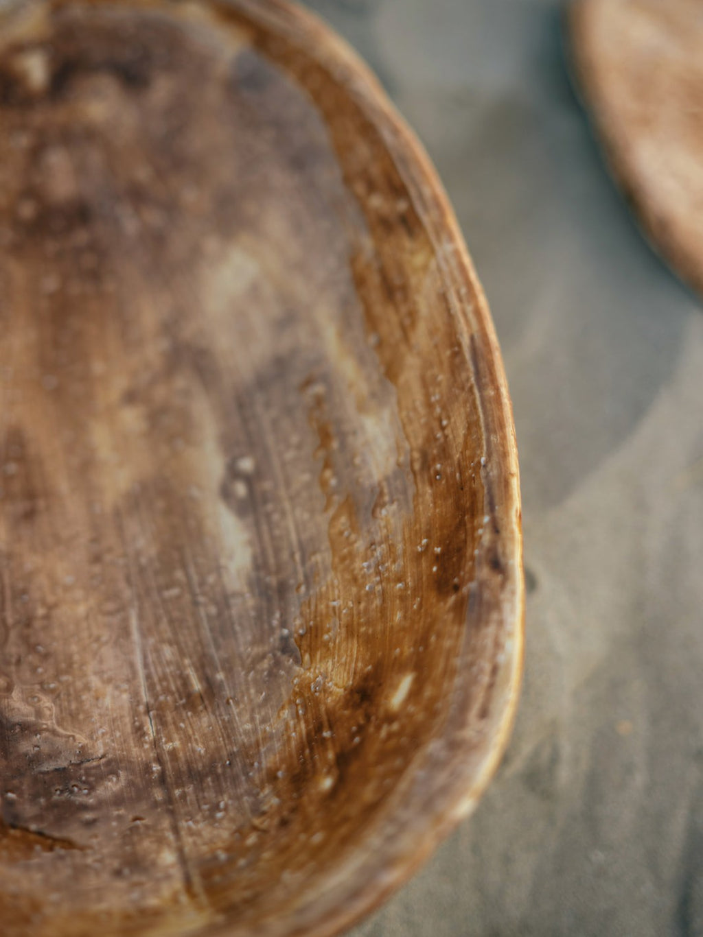 MANI - bowl - stoneware - L 36 x W 30,5 x H 10,5 cm - sand-colored